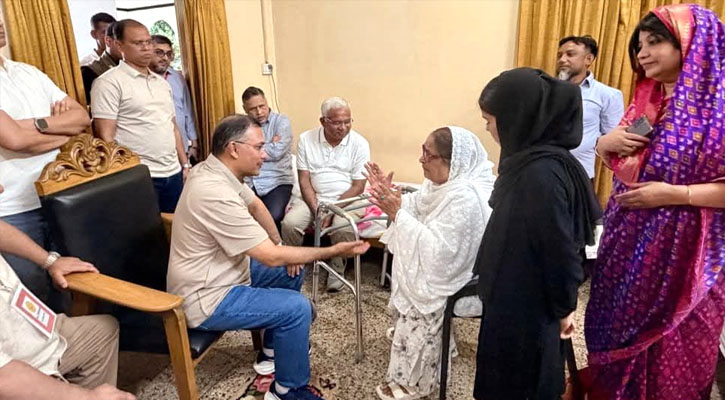 সাবেক এমপি খালেদা রাব্বানীকে দেখতে তার বাসায় প্রধানমন্ত্রী