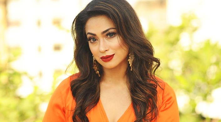 চিত্রনায়িকা পপিকে আইনি নোটিশ