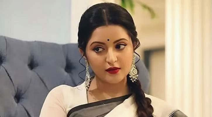 উত্তরার ঘটনায় অসুস্থ হয়ে হাসপাতালে ভর্তি পরীমণি