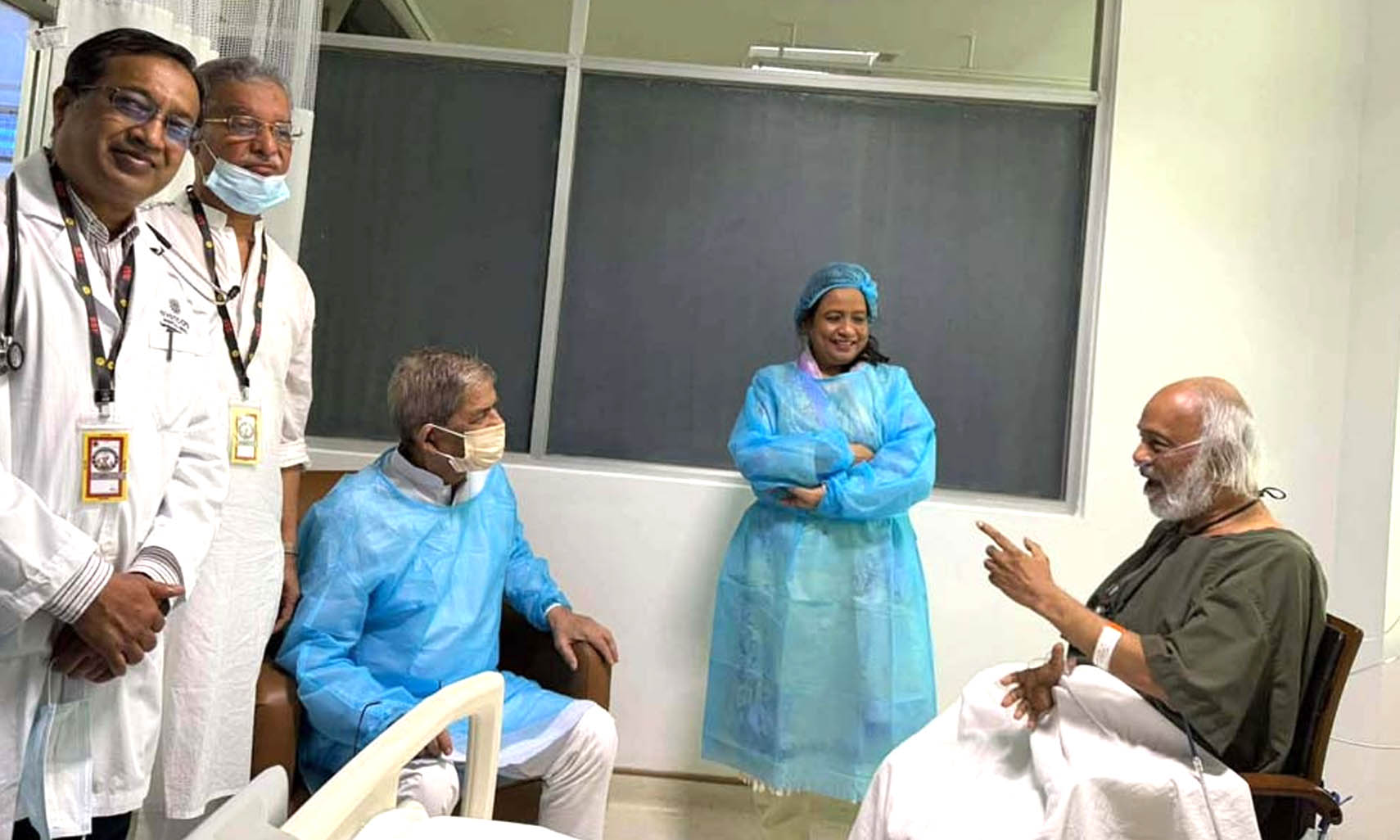 অসুস্থ ড. আবদুল মঈন খানকে দেখতে হাসপাতালে রাষ্ট্রপতি