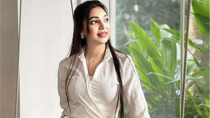 খোঁচা মেরেই হাসিমুখে তারা কথাটা বলে ফেলে, তাদের ভেতরটা কুৎসিত: প্রভা