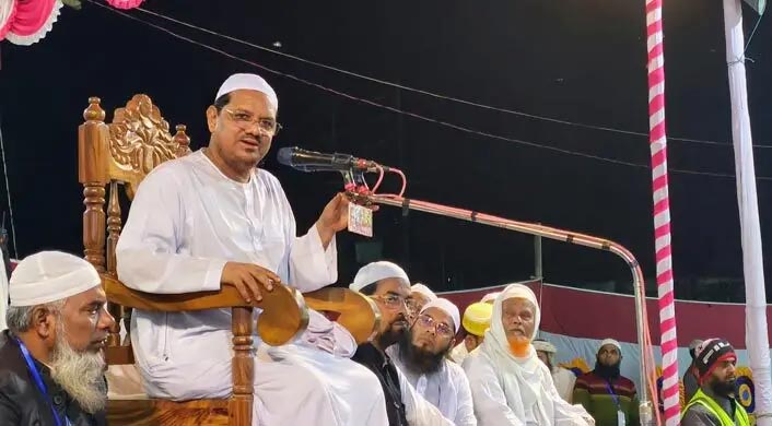 মানুষ ইসলামের পক্ষে ভোট দেওয়ার জন্য ব্যাকুল হয়ে আছে: চরমোনাই পীর