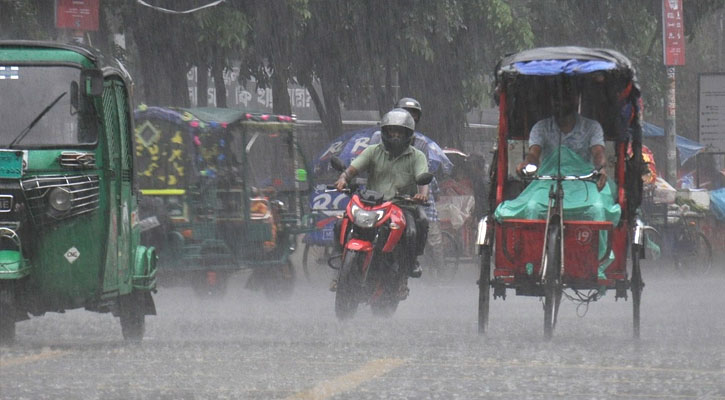 ১৩ অঞ্চলে ঝড়, ঢাকায় বজ্রবৃষ্টির আভাস
