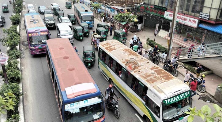 স্বরূপে ফিরতে শুরু করেছে ঢাকা