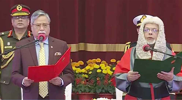 শপথ নিলেন নতুন প্রধান বিচারপতি জুবায়ের রহমান চৌধুরী