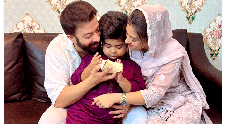শাকিবকে নিয়ে ফের অপু ও বুবলীর ভার্চুয়াল লড়াই