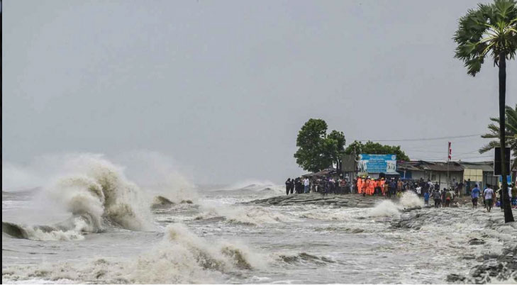 সাগরে নিম্নচাপ, ১৫ জেলায় হতে পারে জলোচ্ছ্বাস