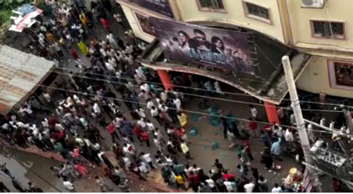 ‘তাণ্ডব’ দেখতে গিয়ে শাকিব ভক্তদের হল ভাঙচুর, কী হয়েছিল