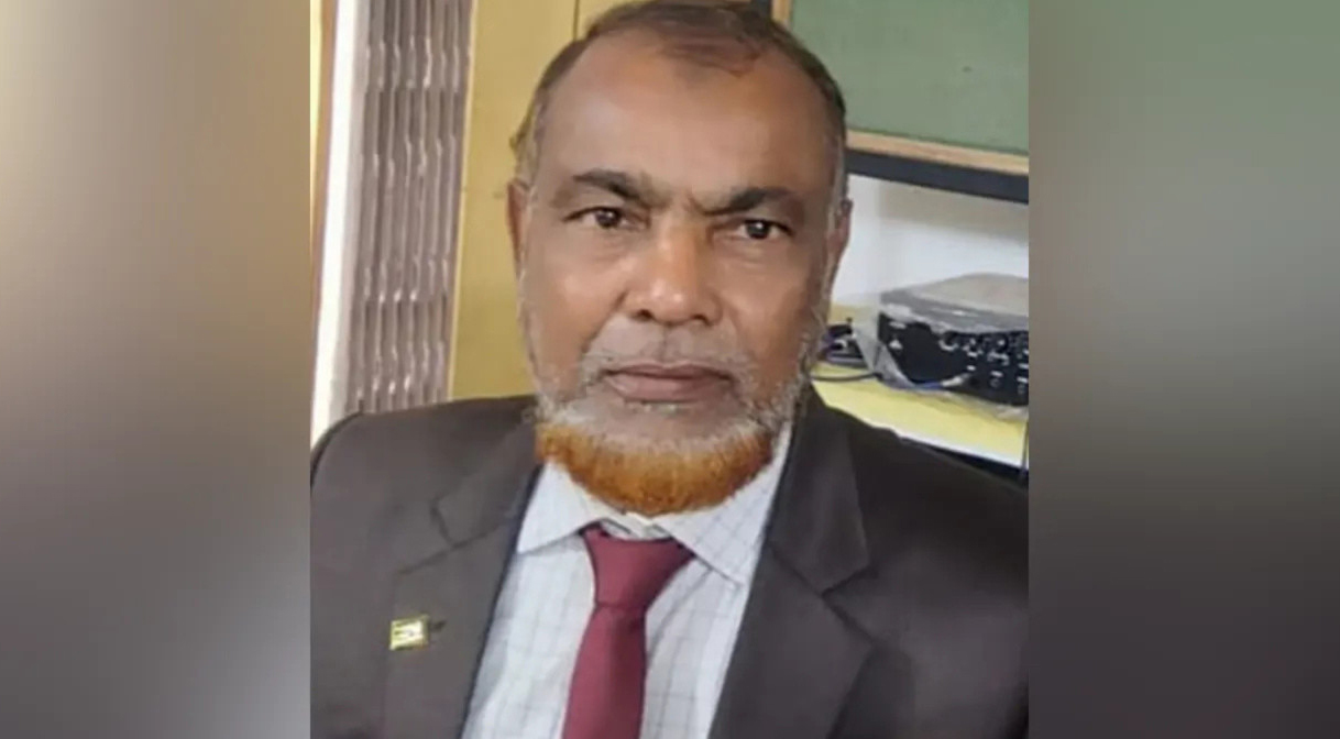 চাকরির শেষ কর্মদিবসে স্কুলেই মারা গেলেন প্রধান শিক্ষক