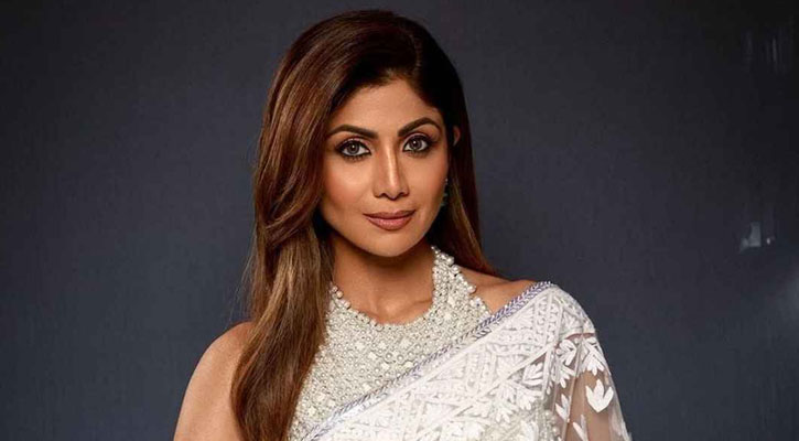 শিল্পা শেঠির রেস্তোরাঁর বিরুদ্ধে মামলা, গ্রেফতার ম্যানেজার 