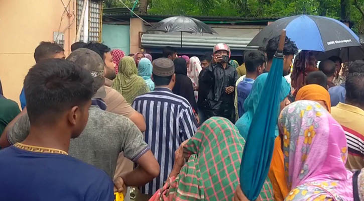 স্বামীকে বাঁচাতে গিয়ে প্রাণ গেল স্ত্রীরও