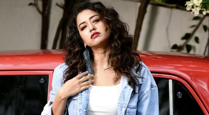 বাংলাদেশি শিল্পীদের কাজ ‘চেটেপুটে খাই’ বললেন সোহিনী