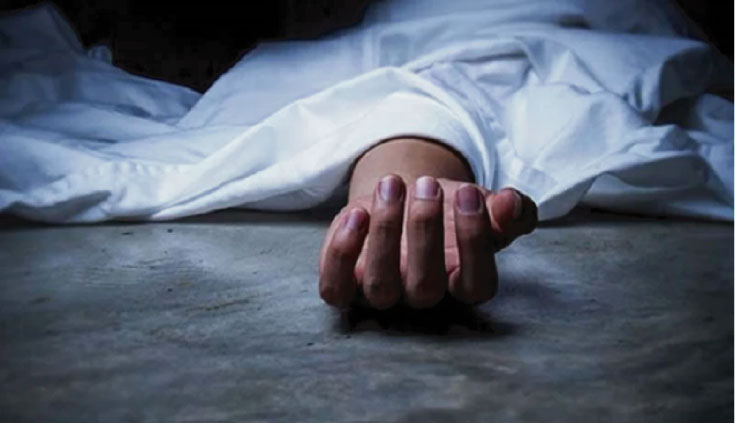 ‘স্বামী-সন্তানদের রুমে আটকিয়ে পাশের রুমে ফ্যানের সঙ্গে ঝুলে পড়েন সুমাইয়া’