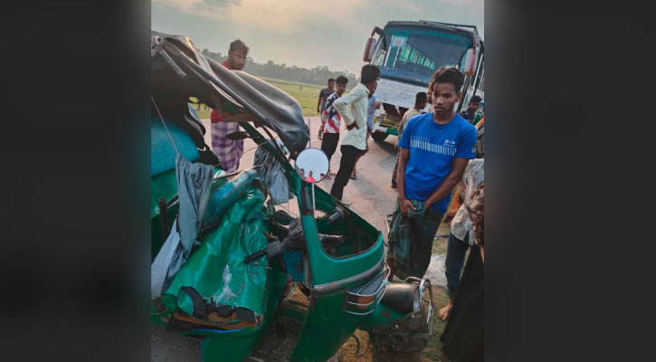 বাস-অটোরিকশার সংঘর্ষে কণ্ঠশিল্পী পাগল হাসান নিহত