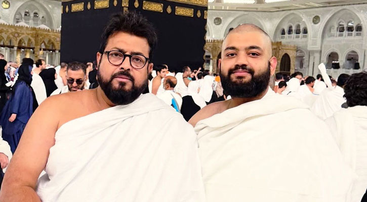 ওমরাহ-তে গিয়ে ছেলেকে দেখেই কাঁদলেন ওমর সানী