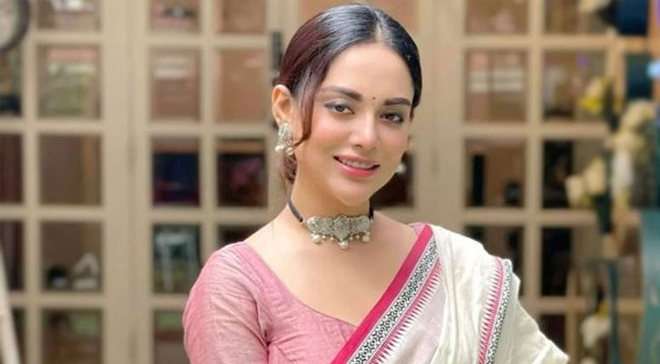 ইকরার আত্মহত্যার ঘটনায় মুখ খুললেন তমা মির্জা