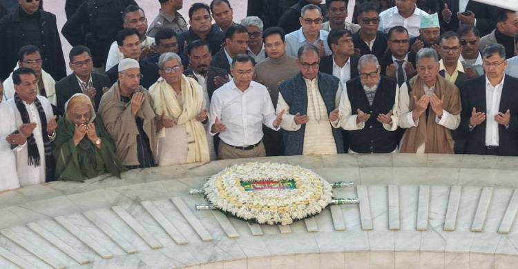 জিয়াউর রহমানের সমাধিতে তারেক রহমানের শ্রদ্ধা