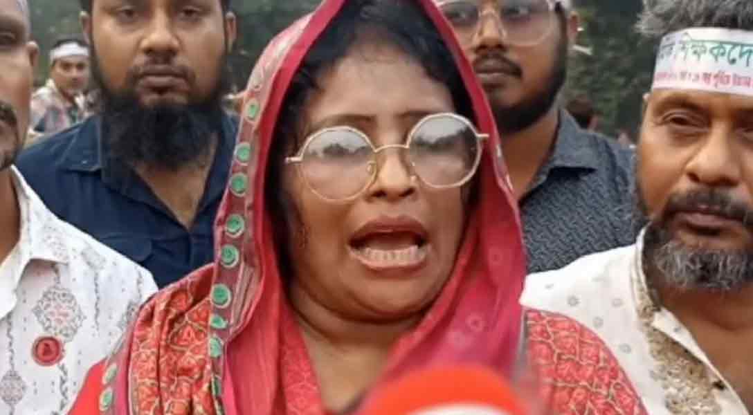 ‘দেশি মুরগি খেতে না পারা’ সেই শিক্ষিকার ৬ তলা ভবন-বিউটি পার্লার আছে