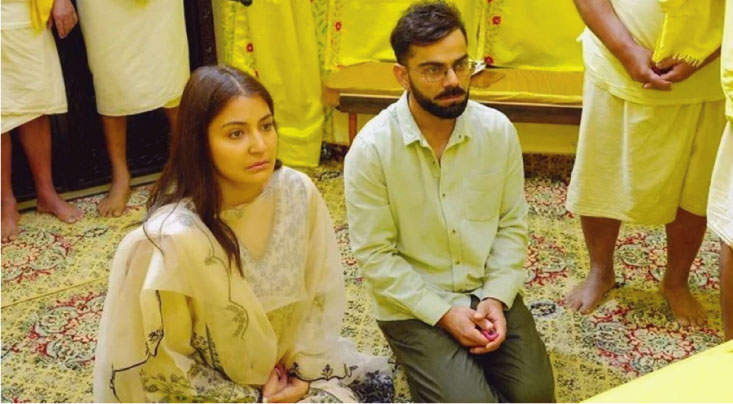 আনুশকাকে নিয়ে বৃন্দাবনে কোহলি 
