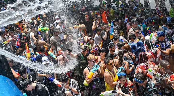 থাইল্যান্ডে নববর্ষের উৎসবের চারদিনে সড়ক দুর্ঘটনায় ১৫৪ জন নিহত