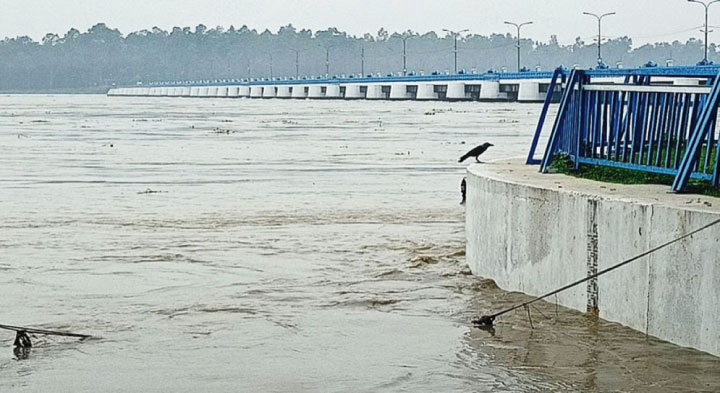 বিপৎসীমার ওপরে তিস্তার পানি