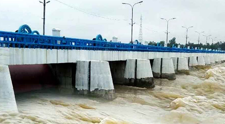 বাড়ছে তিস্তার পানি, খুলে দিল ৪৪টি জলকপাট 