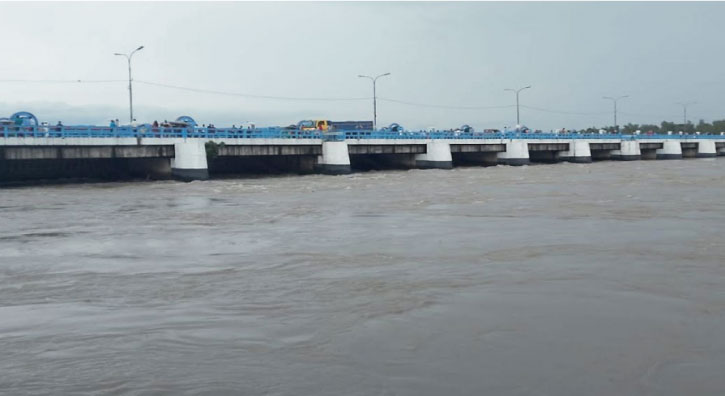 বিপৎসীমার ওপরে তিস্তার পানি