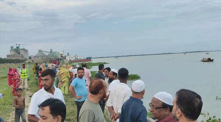 মেঘনায় ট্রলারডুবি, বিয়ের অনুষ্ঠান পরিণত বিষাদে