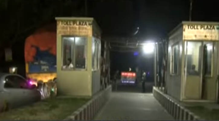 সেতুর টোল প্লাজায় সশস্ত্র হামলা, ১৪ লাখ টাকা লুট