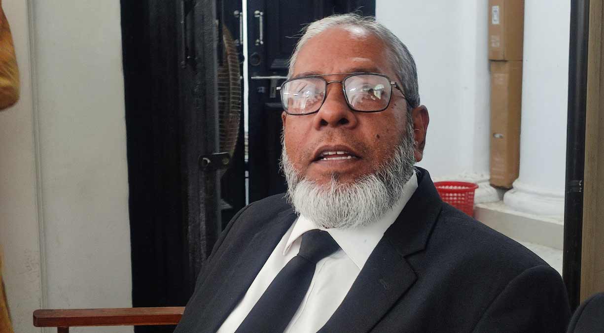 ‘আপনি বেশি কথা বলেন, আদালত বিব্রত হয়’: আইনজীবী আমির হোসেনকে ট্রাইব্যুনাল