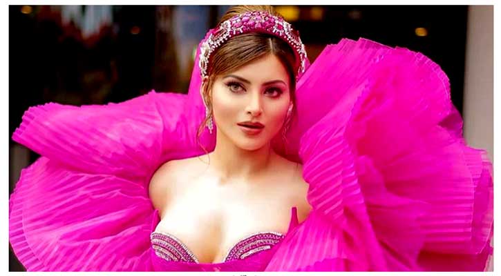 নিজেকে সুন্দরী দাবি করে বিতর্কে উর্বশী