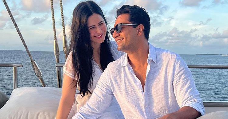 ক্যাটরিনার সঙ্গে ‘বেডরুমের সিক্রেট’ ফাঁস করলেন ভিকি!