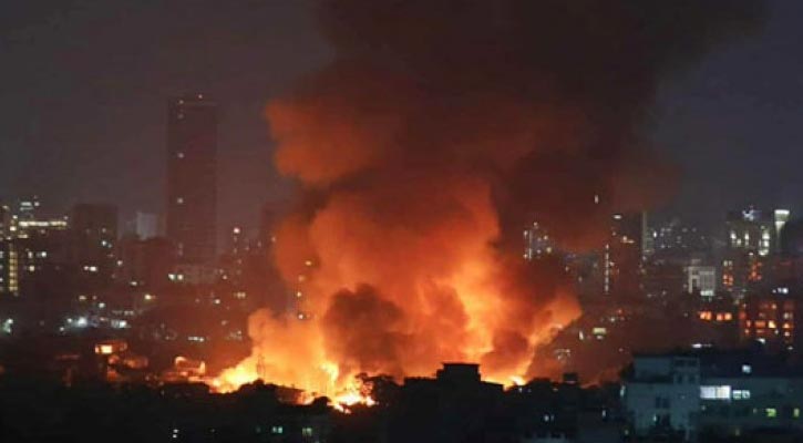 কড়াইল বস্তিতে ভয়াবহ আগুন