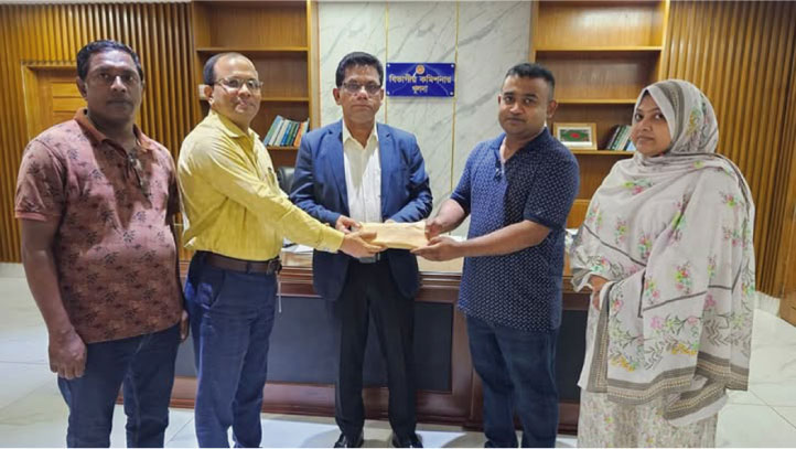 লাজ ফার্মার বিরুদ্ধে অভিযোগ করে সোয়া লাখ টাকা পেলেন রাব্বি
