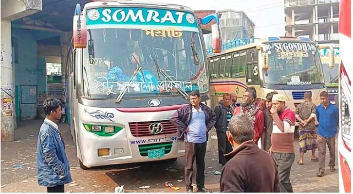 শিক্ষার্থী-শ্রমিক দ্বন্দ্বে বরিশালে বাস চলাচল বন্ধ
