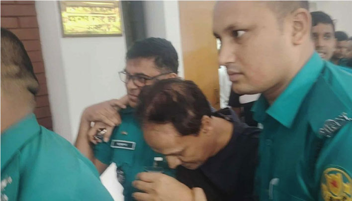 রিমান্ডের কথা শুনে কাঠগড়ায় ঢলে পড়লেন এনায়েত করিম