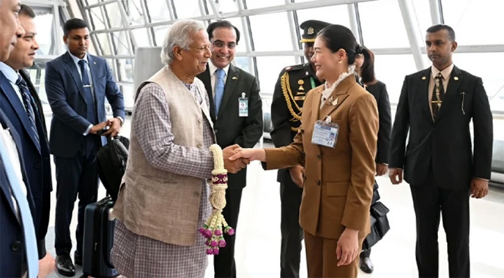 থাইল্যান্ডে পৌঁছেছেন প্রধান উপদেষ্টা