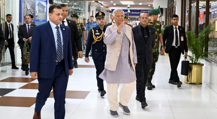 দেশে ফিরেছেন প্রধান উপদেষ্টা