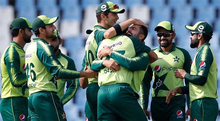 ভারতকে হারালেই বড় বোনাস পাবেন বাবর আজমরা