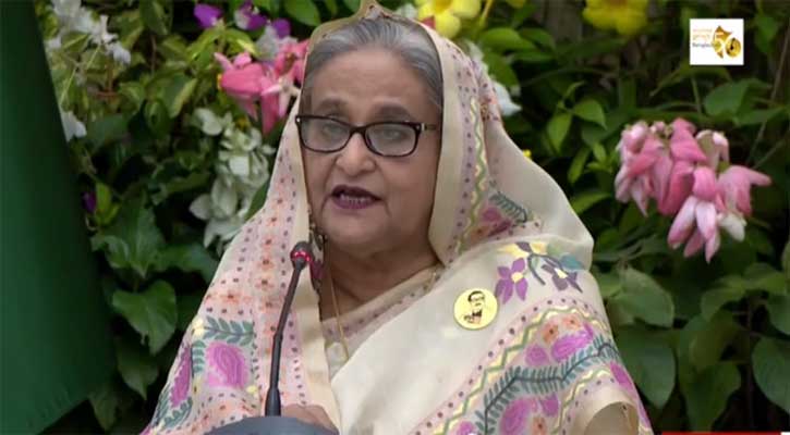 প্রধানমন্ত্রীর সংবাদ সম্মেলন শুরু