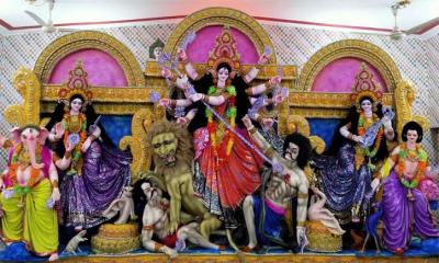 চুয়াডাঙ্গা চলছে দুর্গা পূজার শেষ মুহূর্তের প্রস্তুতি