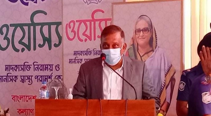 এখন প্রকাশ্যে কেউ ধূমপান করে না: স্বরাষ্ট্রমন্ত্রী