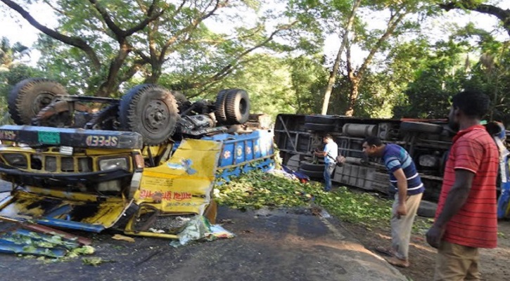 বাস-ট্রাকের মুখোমুখি সংঘর্ষ, নিহত ২