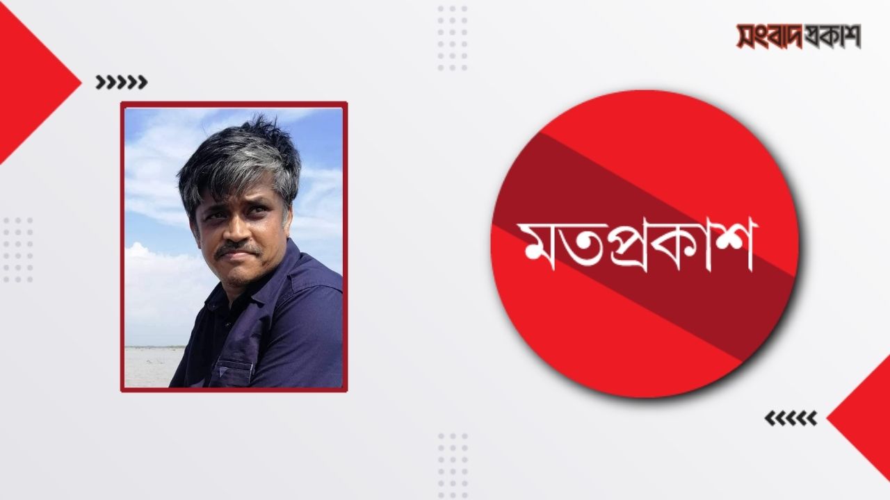 মোটরসাইকেলে আগুন আসলে ক্ষোভেরই প্রকাশ