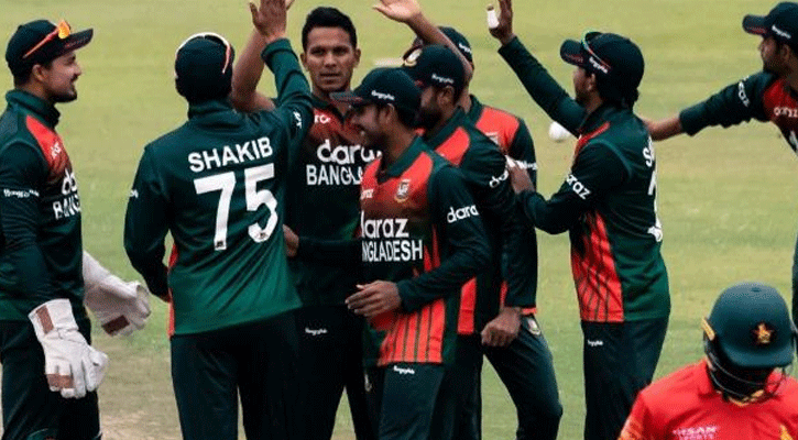 ৩ উইকেট হারিয়ে ধুঁকছে অস্ট্রেলিয়া
