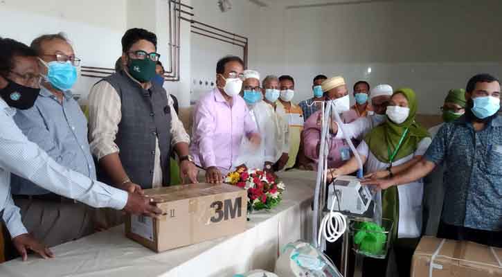 নওগাঁ সদর হাসপাতালে সুরক্ষা সামগ্রী প্রদান