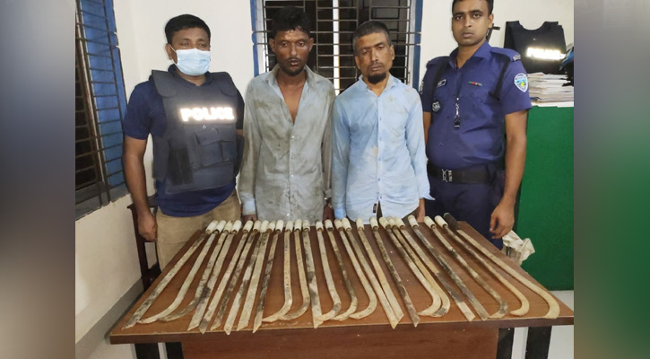 ২৫ বগিদাসহ আটক ২