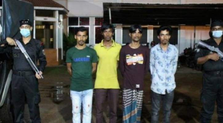 পর্নো  ভিডিও সরবরাহের অভিযোগে আটক ৪