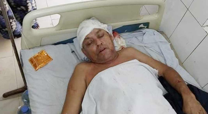 মোটরসাইকেল প্রতীকের কর্মীরা পেটালেন নৌকার প্রার্থীকে