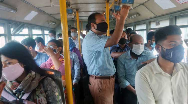 গণপরিবহনে দাঁড়িয়ে যাত্রী নেওয়া যাবে না